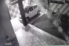 Pencuri Hanya Pakai...
