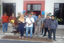 Sembrono Buang Sampah...