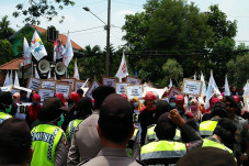 Dampak Wabah Corona,...