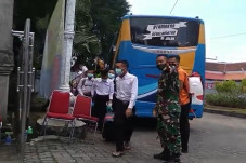 Pulang ke Solo, 43 Santri...