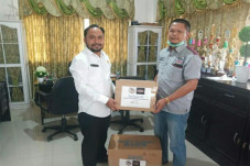 Puluhan APD Disalurkan...