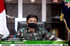 Kirim Sembako ke TKI...