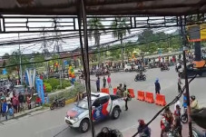 Baku Tembak dengan Kelompok...