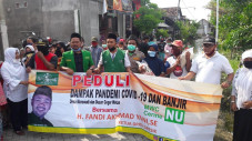 Ketua DPRD Gresik Sumbangkan...