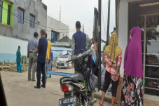 Pemblokiran Jalan oleh...
