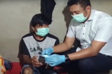 Menghina Dokter dan...