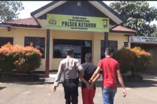 Miliki Kelainan Seksual,...