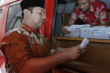 Pemkot Semarang Berikan...