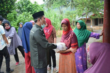 PC ISNU Bagikan Paket...