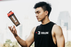 Di Rumah Aja, Evolene...