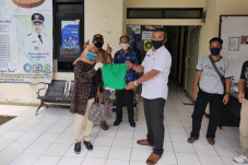 Anggota DPRD Jabar Bagikan...