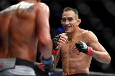 Tony Ferguson Balas...
