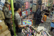 Jelang Ramadhan, Petasan...