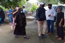 Ibunda Meninggal, Artis...