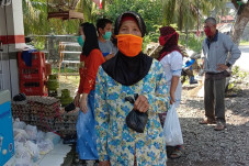 Terima Voucher Sembako,...