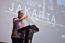 Anies Perpanjang PSBB...