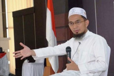 Pesan Ustaz Adi Hidayat...