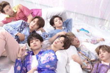 BTS Siap Sajikan Album...