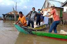 Susuri Sungai Musi,...