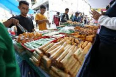 Terapkan PSBB, Khofifah...