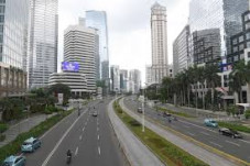 Pemprov DKI Tutup 76...