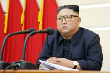 Kim Jong-un Kirim Surat...