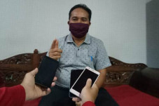 Lewat Transmisi Lokal,...