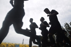 Liga 1 Berhenti Akibat...