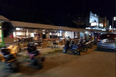 10 Warga Positif Corona,...