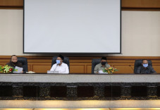 Warga Gresik Terdampak...