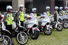Halau Pemudik, Polisi...