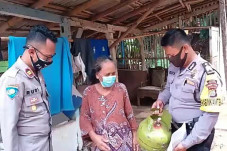 Bripka Asep, Polisi...