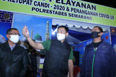 Naik Motor Tengah Malam,...