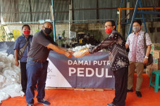 Peduli Masyarakat Sekitar,...