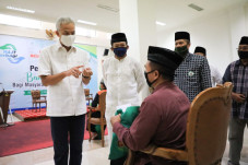 Masjid Bergerak Bagikan...