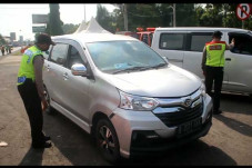 Jelang PSBB, Petugas...