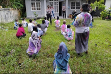 Rayakan Kelulusan dengan...