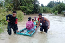 Sungai Lariang Meluap,...