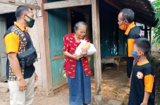 Peduli Lansia dan Janda,...