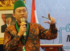 Harga BBM Tak Kunjung...