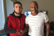 Mike Tyson Ditawari...