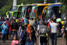 Besok, Bus Agen Travel...
