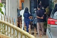 Kasus COVID-19 Pertama...