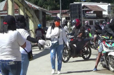 Aksi Heroik Ibu-ibu...