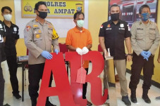 Jengkel Upah Kerja Terlambat,...