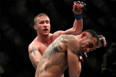 Kalah dari Justin Gaethje,...