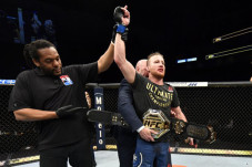 Petarung UFC 249 Terancam...
