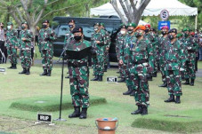 Panglima TNI Bacakan...