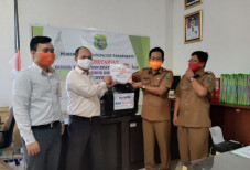 Pemkab Pasangkayu Terima...