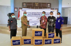 Bank Mandiri Serahkan...